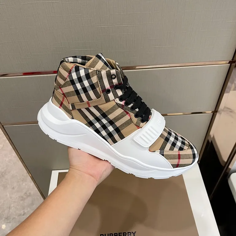 Burberry Shoe 